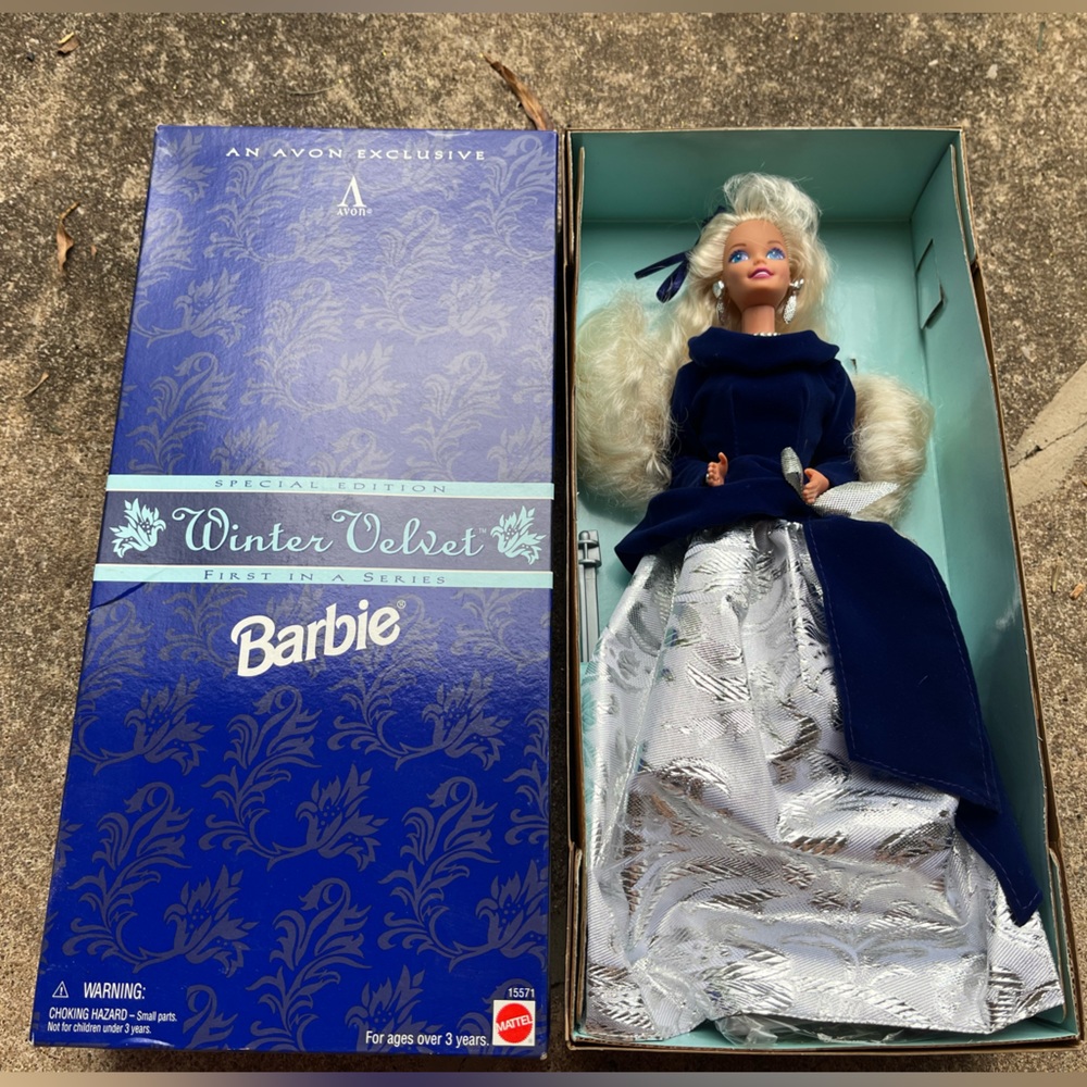 Barbie Avon Exclusive Special edition Winter Velvet